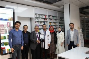 MESLEĞİMİZE UZUN YILLAR EMEK VERMİŞ MESLEKTAŞLARIMIZA PLAKETLERİ TAKDİM EDİLDİ
