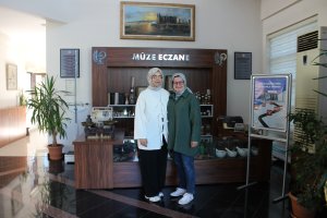 ECZ. ECMEL GÜLŞEN ODAMIZA ÜYE OLMUŞTUR