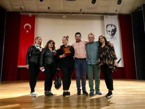 ODAMIZ ECZACILARI TARAFINDAN ÇEKİLEN VAZGEÇİLMEZLER ADLI KISA FİLM JÜRİ ÖZEL ÖDÜLÜ KAZANDI