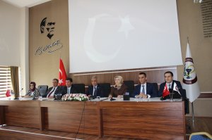 ANIT'A ÇELENK SUNUMU VE BASIN TOPLANTISI