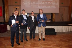 14 Mayıs Eczacılık Günü Gala Yemeği Ve Plaket Töreni Düzenlendi.