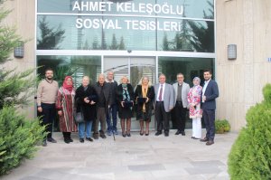 MESLEĞİMİZE UZUN YILLAR EMEK VERMİŞ MESLEKTAŞLARIMIZA PLAKETLERİ TAKDİM EDİLDİ