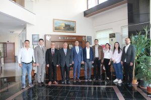 SELÇUK ÜNİVERSİTESİ ECZACILIK FAKÜLTESİ DEKANLIĞININ ODAMIZ YÖNETİM KURULUNU ZİYARETİ HK.