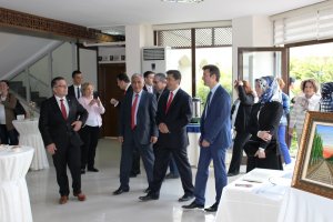 Ressam Ecz. Mustafa KEÇECİ' nin Resim Sergisi Açılışı (Renklerin Ahengi)