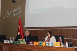 KRONİK VE OTOİMMÜN HASTALARDA BAĞIRSAK SAĞLIĞININ ÖNEMİ KONULU EĞİTİM ODAMIZ KONFERANS SALONUNDA DÜZENLENDİ
