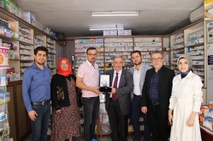 MESLEĞİMİZE UZUN YILLAR EMEK VERMİŞ MESLEKTAŞLARIMIZA PLAKETLERİ TAKDİM EDİLDİ
