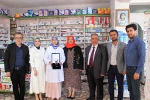 MESLEĞİMİZE UZUN YILLAR EMEK VERMİŞ MESLEKTAŞLARIMIZA PLAKETLERİ TAKDİM EDİLDİ