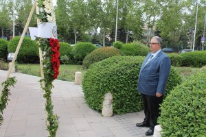 ANIT'A ÇELENK SUNUMU VE BASIN AÇIKLAMASI HAKKINDA