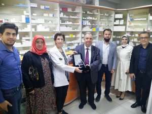 MESLEĞİMİZE UZUN YILLAR EMEK VERMİŞ MESLEKTAŞLARIMIZA PLAKETLERİ TAKDİM EDİLDİ