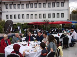 ODAMIZ VE MERCEDES-BENZ İŞ BİRLİĞİ İLE ODAMIZDA KAHVALTI DÜZENLENDİ
