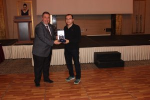 14 Mayıs Eczacılık Günü Gala Yemeği Ve Plaket Töreni Düzenlendi.
