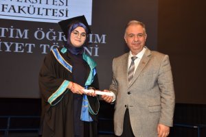 SELÇUK ÜNİVERSİTESİ ECZACILIK FAKÜLTESİ MEZUNİYET TÖRENİ
