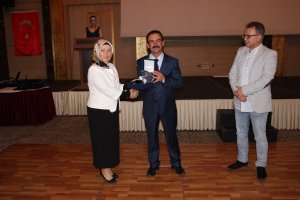 14 Mayıs Eczacılık Günü Gala Yemeği Ve Plaket Töreni Düzenlendi.
