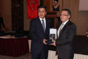 14 Mayıs Eczacılık Günü Gala Yemeği Ve Plaket Töreni Düzenlendi.
