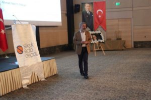 SELÇUK ECZA DEPOSU VE FARMAZİ AKADEMİ İŞBİRLİĞİ İLE MESLEKİ GELİŞİM TOPLANTISININ İKİNCİSİ DÜZENLENDİ