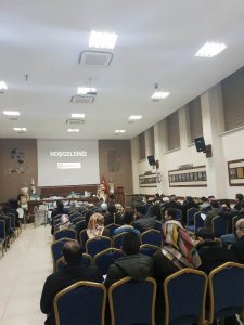 ECZACI TEKNİSYENLERİNE YÖNELİK “MEDİKAL ÜRÜNLERİN ECZANEDEKİ İLAÇLARLA İLİŞKİSİ" KONULU EĞİTİM SEMİNERİ DÜZENLENDİ