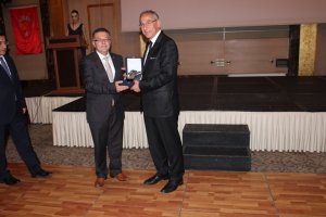 14 Mayıs Eczacılık Günü Gala Yemeği Ve Plaket Töreni Düzenlendi.