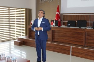 Eczanede Eleman Yönetimi Ve Durumsal Liderlik İsimli Eğitim Düzenlendi.