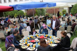 GELENEKSEL ANNELER GÜNÜ KAHVALTISI ETKİNLİĞİ DÜZENLENDİ.