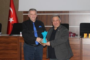 KRONİK VE OTOİMMÜN HASTALARDA BAĞIRSAK SAĞLIĞININ ÖNEMİ KONULU EĞİTİM ODAMIZ KONFERANS SALONUNDA DÜZENLENDİ