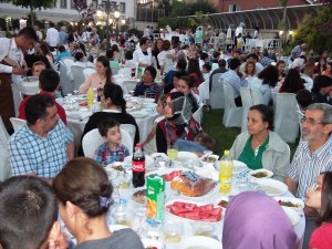 Odamız Bahçesinde İftar Yemeği Programı Düzenlendi.