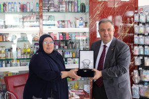 MESLEĞİMİZE UZUN YILLAR EMEK VERMİŞ MESLEKTAŞLARIMIZA PLAKETLERİ TAKDİM EDİLDİ