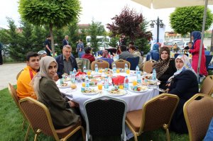 GELENEKSEL ANNELER GÜNÜ KAHVALTISI ETKİNLİĞİ DÜZENLENDİ.