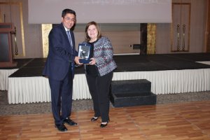 14 Mayıs Eczacılık Günü Gala Yemeği Ve Plaket Töreni Düzenlendi.