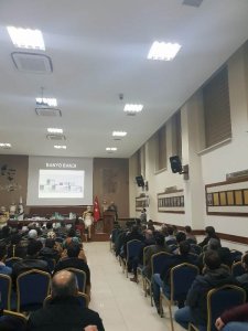 ECZACI TEKNİSYENLERİNE YÖNELİK “MEDİKAL ÜRÜNLERİN ECZANEDEKİ İLAÇLARLA İLİŞKİSİ" KONULU EĞİTİM SEMİNERİ DÜZENLENDİ