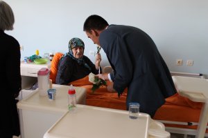 Hasta ve Yaşlı Meslektaşlarımız ile Huzurevine Ziyaret