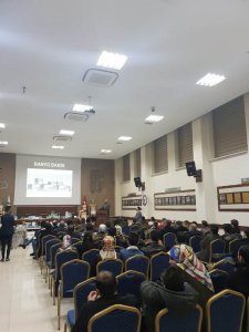 ECZACI TEKNİSYENLERİNE YÖNELİK “MEDİKAL ÜRÜNLERİN ECZANEDEKİ İLAÇLARLA İLİŞKİSİ" KONULU EĞİTİM SEMİNERİ DÜZENLENDİ