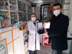 MESLEĞİMİZE UZUN YILLAR EMEK VERMİŞ MESLEKTAŞIMIZA PLAKETİ TAKDİM EDİLDİ