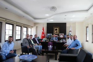 KONYA ECZANE TEKNİSYENLERİ DERNEĞİ ODAMIZ YÖNETİM KURULUNU ZİYARET ETTİ.