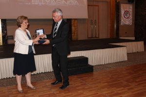 14 Mayıs Eczacılık Günü Gala Yemeği Ve Plaket Töreni Düzenlendi.