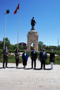 14 MAYIS ECZACILIK BAYRAMI ve ATATÜRK ANITI'NA ÇELENK SUNUMU