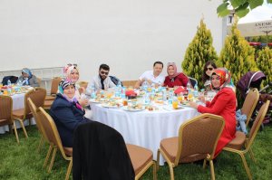 GELENEKSEL ANNELER GÜNÜ KAHVALTISI ETKİNLİĞİ DÜZENLENDİ.
