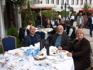 ODAMIZ VE MERCEDES-BENZ İŞ BİRLİĞİ İLE ODAMIZDA KAHVALTI DÜZENLENDİ