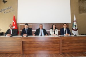 ANIT'A ÇELENK SUNUMU VE BASIN AÇIKLAMASI HAKKINDA