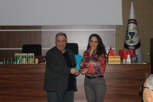 KRONİK VE OTOİMMÜN HASTALARDA BAĞIRSAK SAĞLIĞININ ÖNEMİ KONULU EĞİTİM ODAMIZ KONFERANS SALONUNDA DÜZENLENDİ