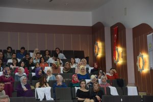 SELÇUK ÜNİVERSİTESİ ECZACILIK FAKÜLTESİ 2. SINIF ÖĞRENCİLERİ İÇİN “BEYAZ ÖNLÜK GİYME” TÖRENİ HAKKINDA