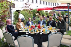 GELENEKSEL ANNELER GÜNÜ KAHVALTISI ETKİNLİĞİ DÜZENLENDİ.