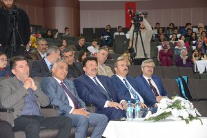 SELÇUK ÜNİVERSİTESİ ECZACILIK FAKÜLTESİ 2. SINIF ÖĞRENCİLERİ İÇİN “BEYAZ ÖNLÜK GİYME” TÖRENİ HAKKINDA