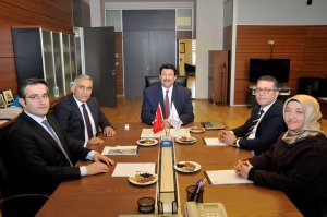SELÇUK ÜNİVERSİTESİ REKTÖR YARDIMCISI VE ECZACILIK FAKÜLTESİ DEKANI PROF. DR. HÜSEYİN KARA ZİYARETİ HK...