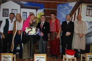 “KÖŞK-Ü MUAMMA” İsimli Tiyatro Oyunu Meslektaşlarımıza Özel Gösterim olarak sergilendi.