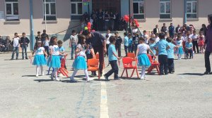 KONYA ECZACI ODASI GENÇLİK KOMİSYONU, 23 NİSAN ULUSAL EGEMENLİK VE ÇOCUK BAYRAMI’NI KAZIM KARABEKİR İLKOKULUNDA ÇOCUKLARLA BİRLİKTE KUTLADI