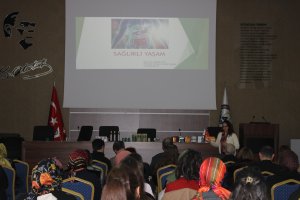 KRONİK VE OTOİMMÜN HASTALARDA BAĞIRSAK SAĞLIĞININ ÖNEMİ KONULU EĞİTİM ODAMIZ KONFERANS SALONUNDA DÜZENLENDİ