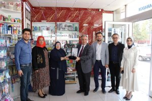 MESLEĞİMİZE UZUN YILLAR EMEK VERMİŞ MESLEKTAŞLARIMIZA PLAKETLERİ TAKDİM EDİLDİ